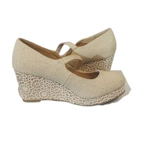 Soda Lace‎ Heel Cream Wedge Shoes Size 4M